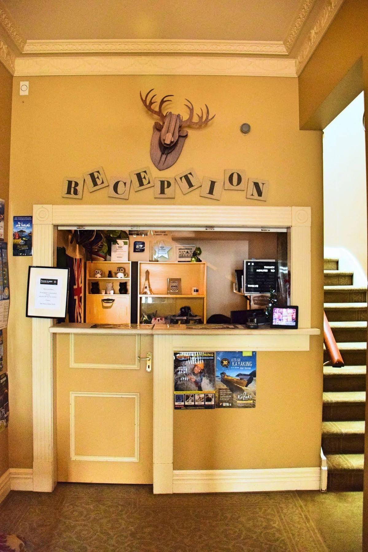 The Prince Albert Backpackers & Bar เนลสัน ภายนอก รูปภาพ