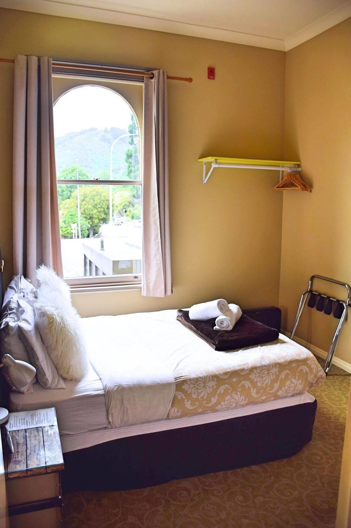 The Prince Albert Backpackers & Bar เนลสัน ภายนอก รูปภาพ